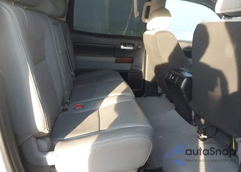 2010 Toyota Tundra Limited 5.7L V8 z USA, uszkodzony, nr VIN 5TFHW5F14AX130936